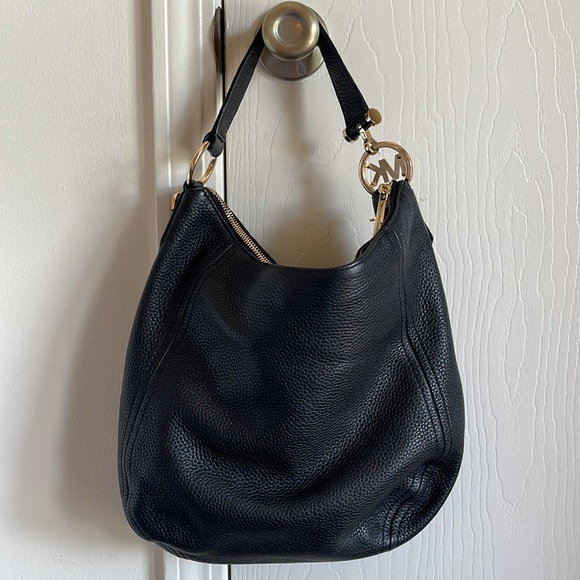 Michael Kors black pebble leather shoulder bag - Picture 2 of 16